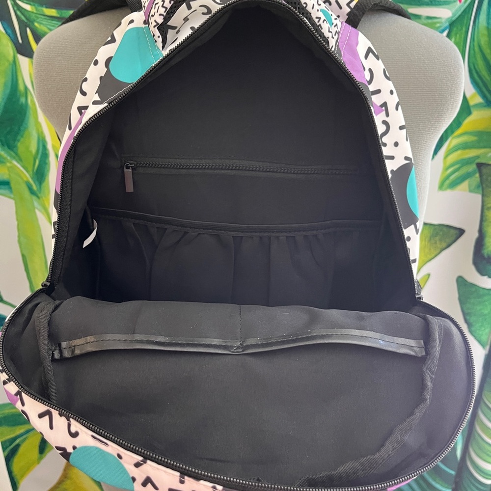 90s Retro Pattern Backpack - Picture 5 of 6